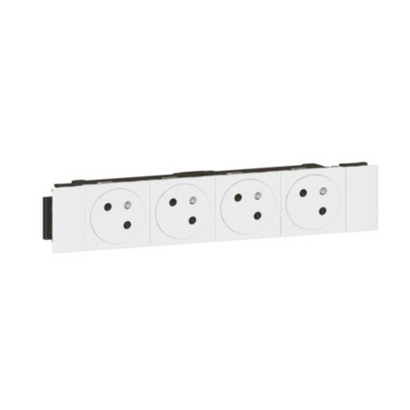 Quadruple prise de courant 2P+T pour goulotte Mosaic 8 modules - blanc - 077104l